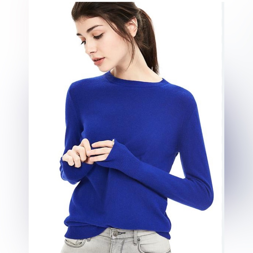 Banana Republic- Italian blend Silk Cashmere Crew Neck Sweater size S